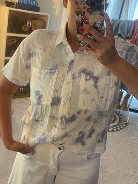 Madewell Short-Sleeve Button-Down Shirt in Light Purple and White Tie-Dye